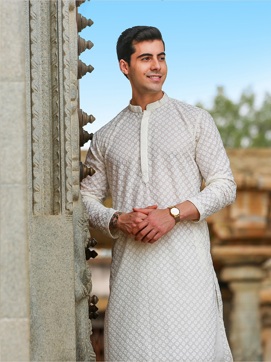 

Sanwara Men White Ethnic Motifs Chikankari Cotton Kurta