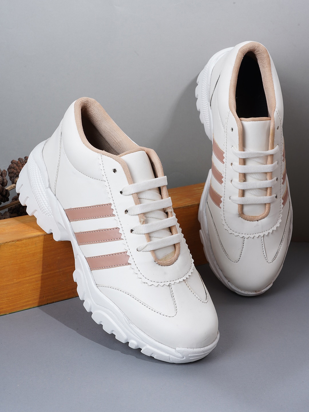 

EVERLY Women Pink Sneakers
