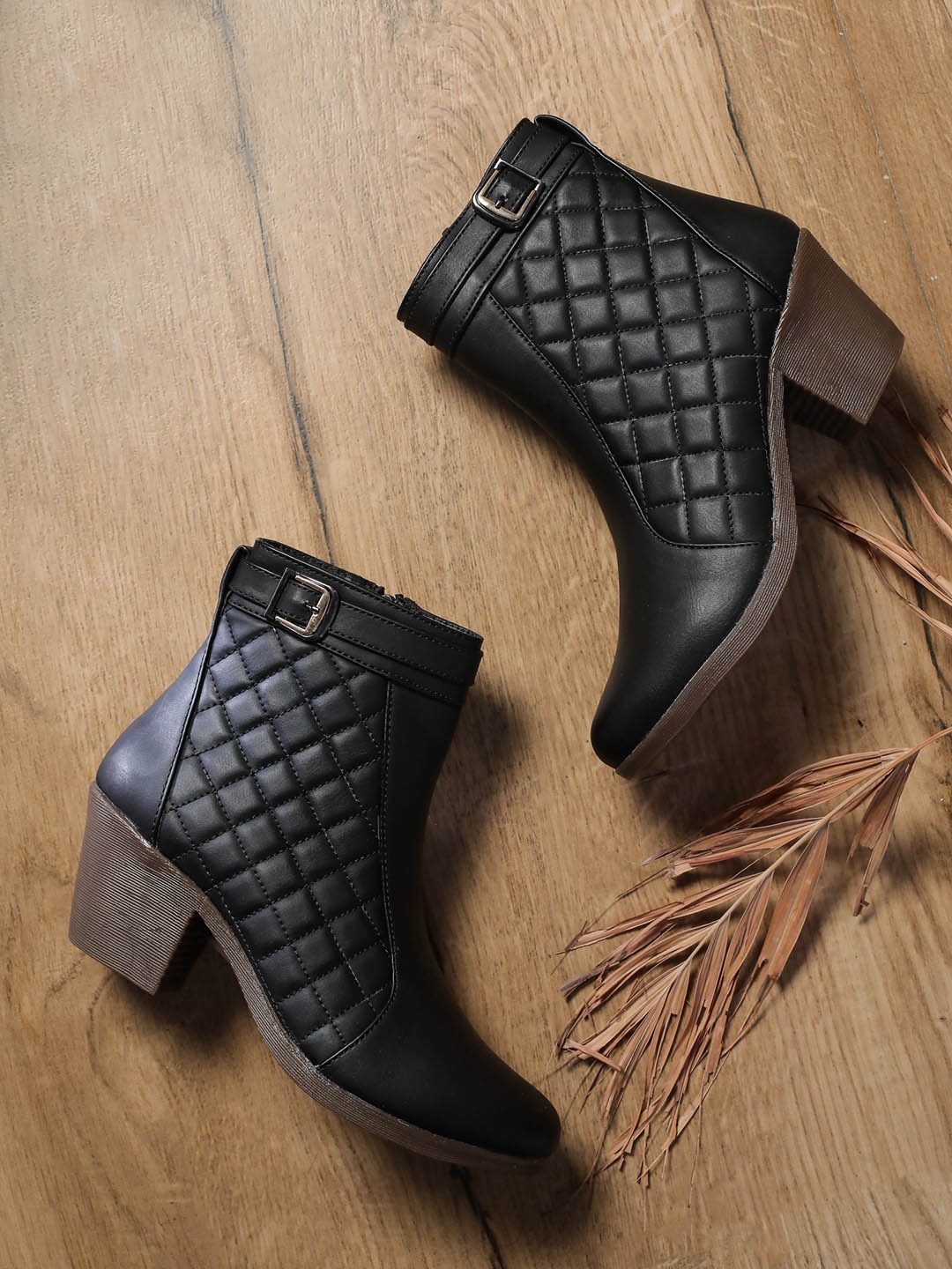 

EVERLY Women Black Woven Design Quilted Regular Boots