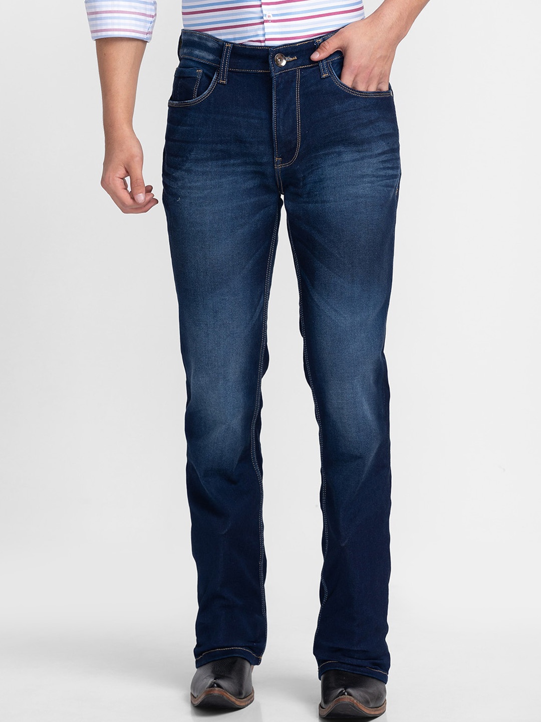 

mode de base Men Blue Bootcut Light Fade Stretchable Jeans
