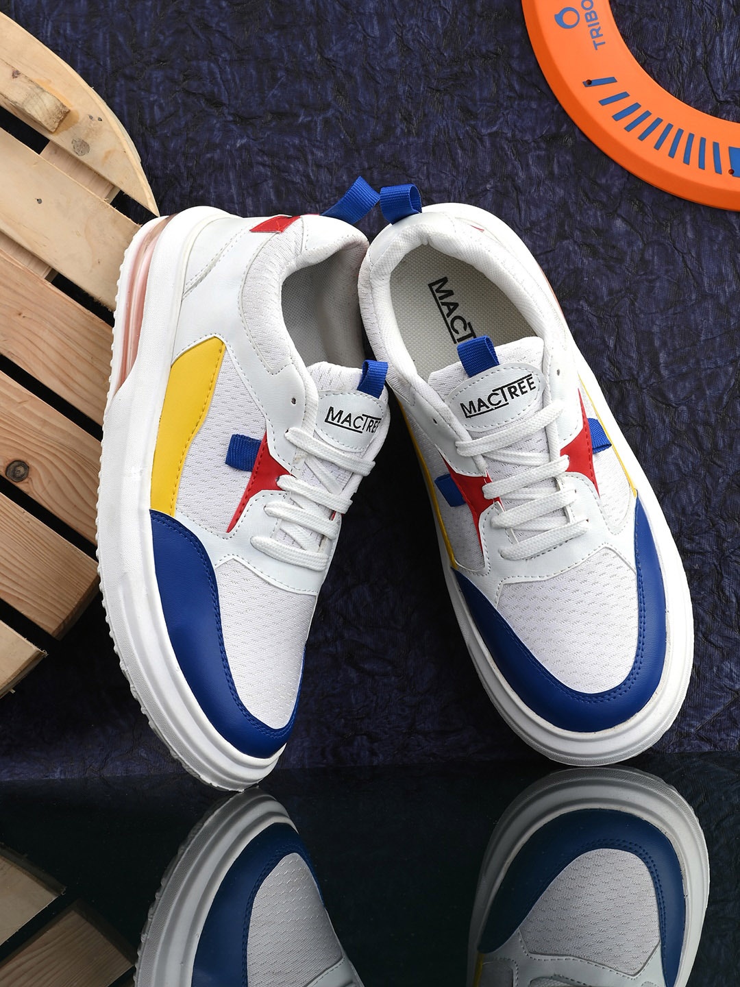 

Mactree Men White Colourblocked PU Lightweight Sneakers