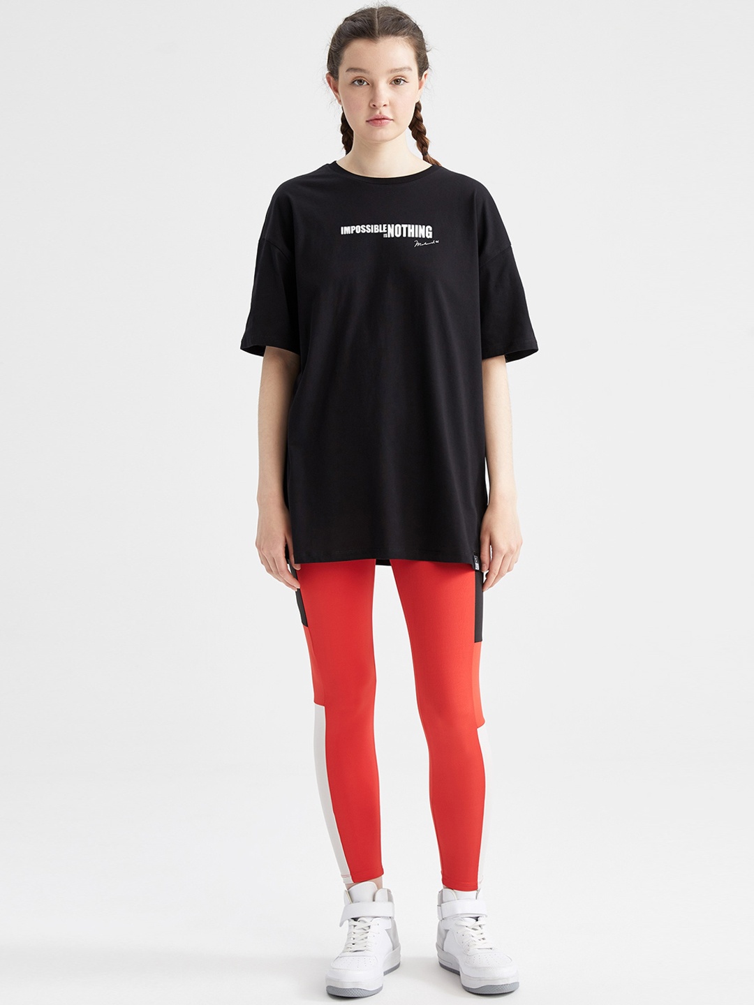 

DeFacto Women Red Solid Tights
