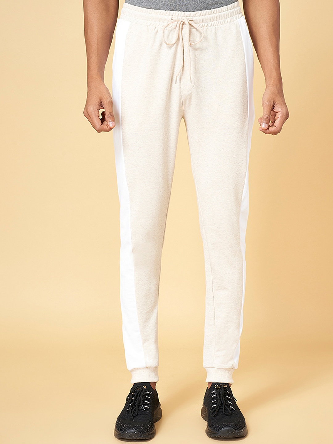 

Ajile by Pantaloons Men Cream & Off-White Joggers