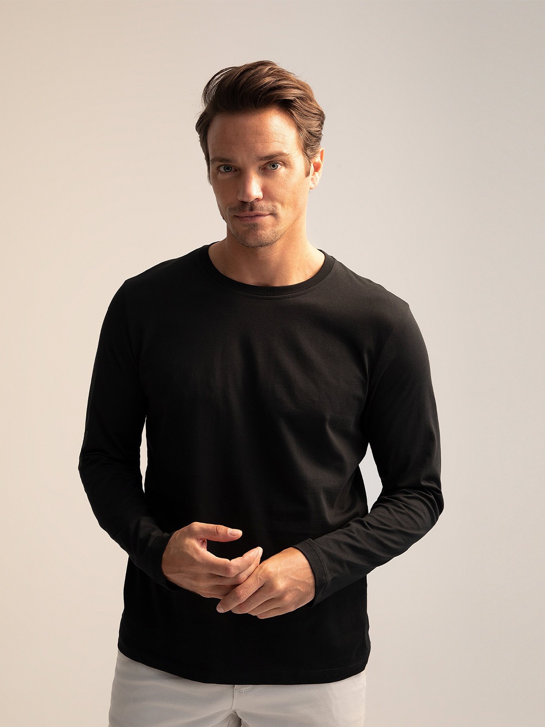 

DeFacto Men Black Cotton T-shirt