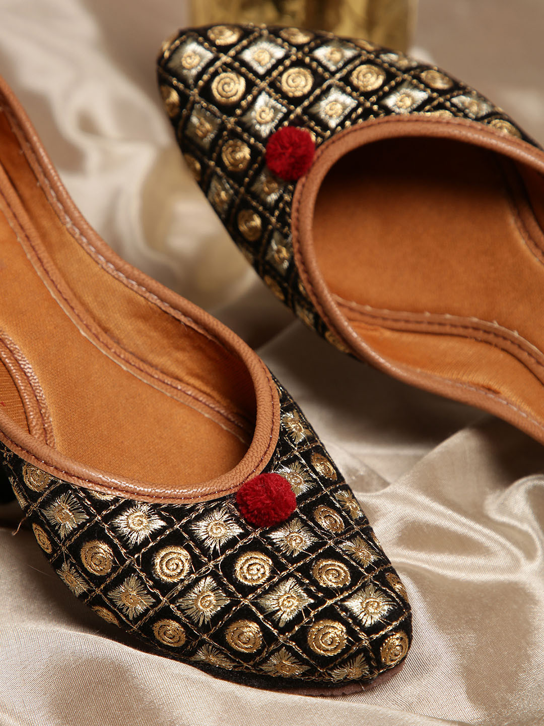 

GLAM STORY Women Black Ethnic Mojaris Flats