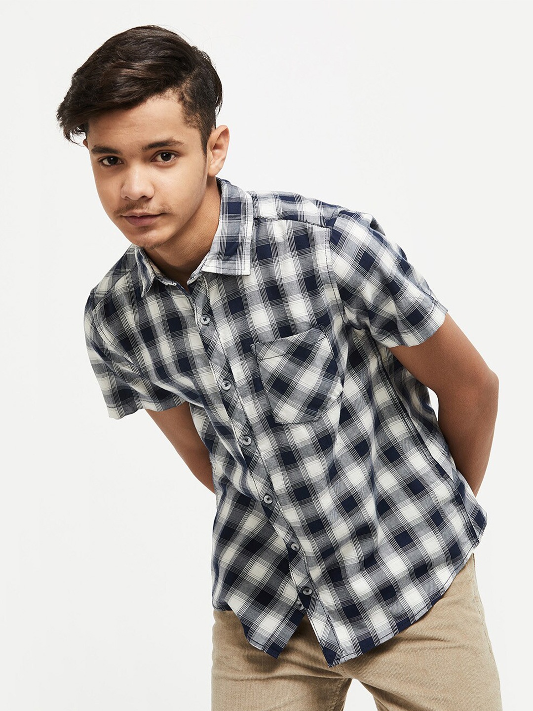 

max Boys Navy Blue & White Checked Cotton Casual Shirt