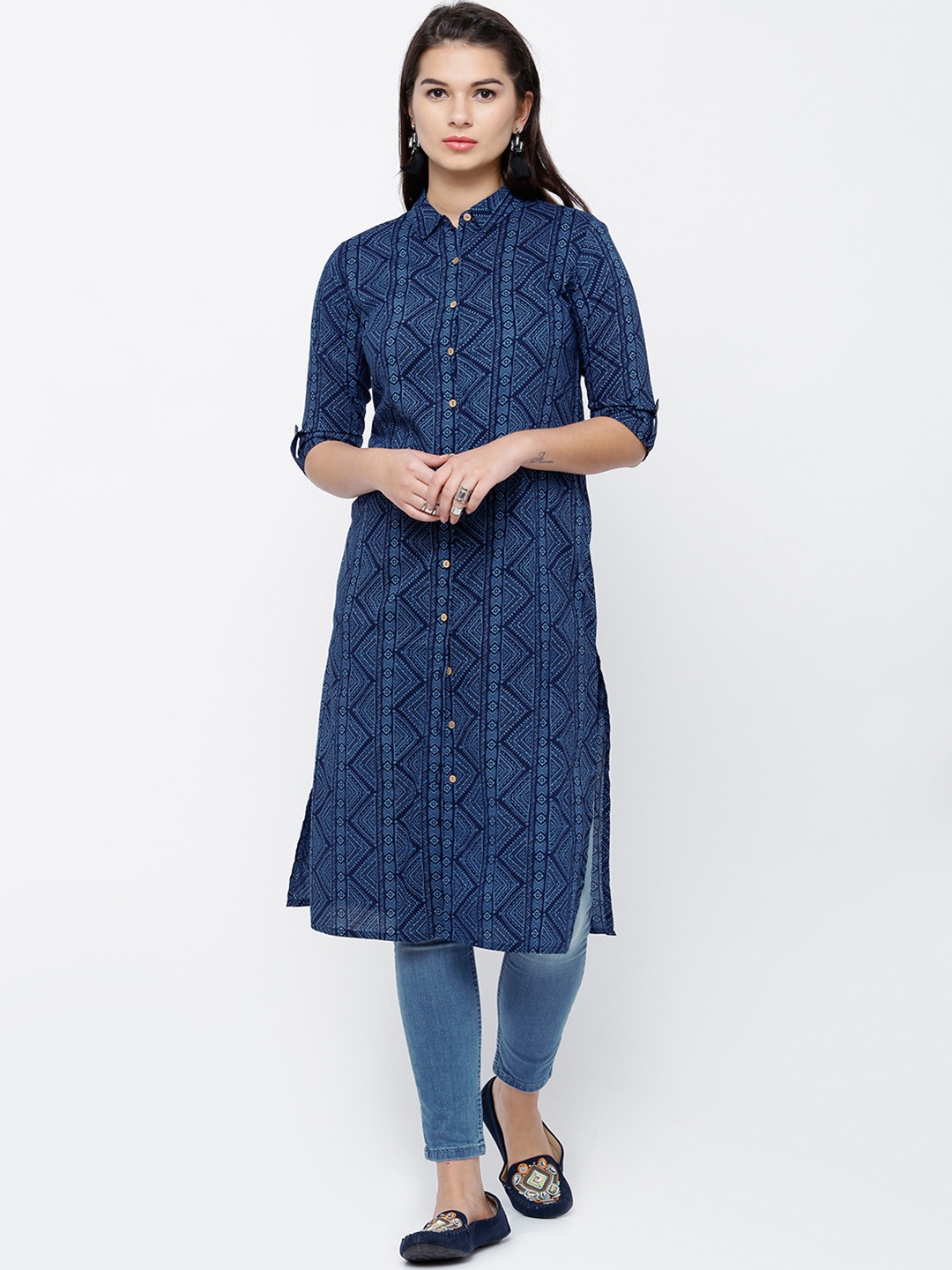 

Vishudh Women Navy Printed Straight Kurta, Navy blue