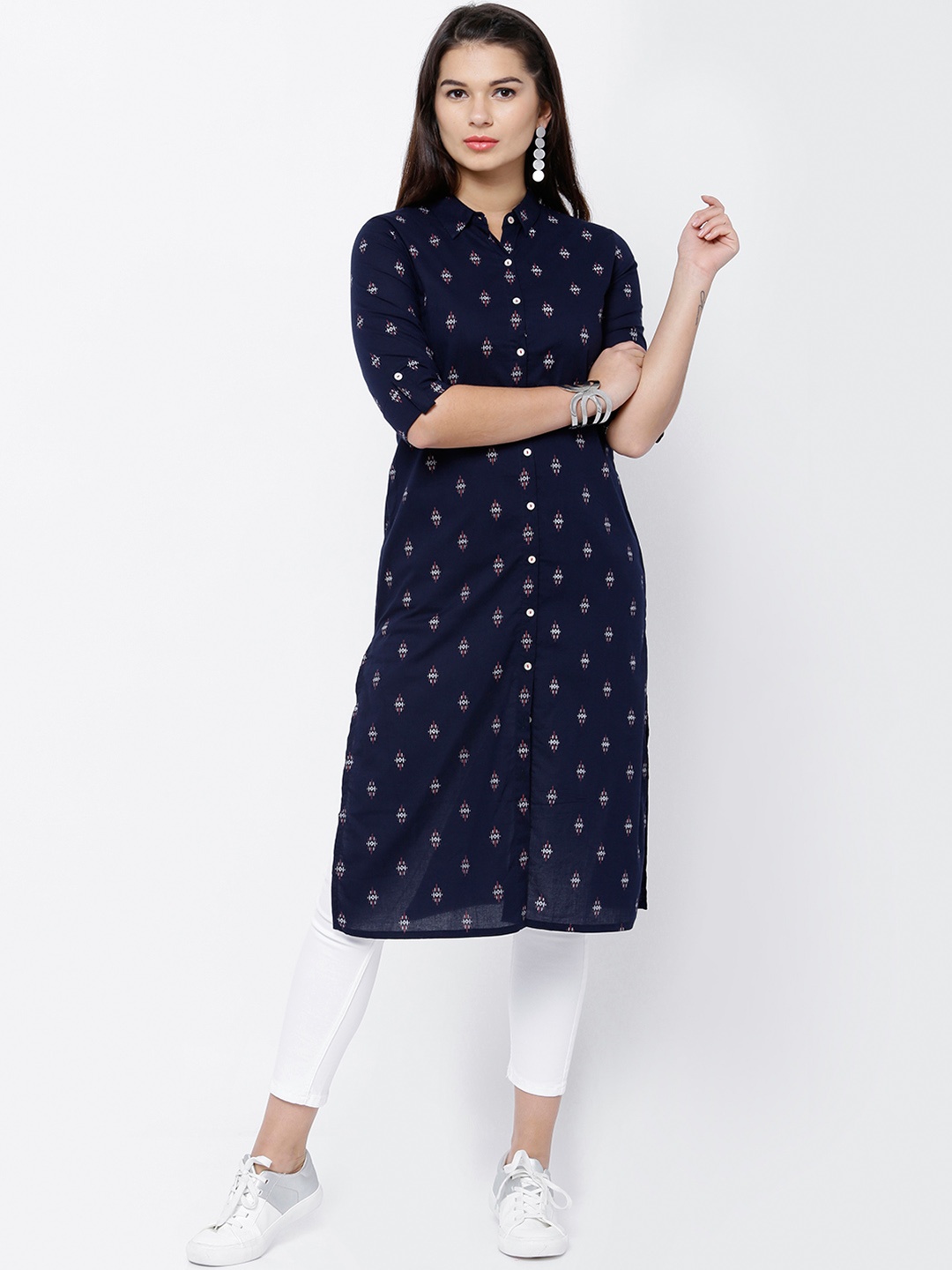 

Vishudh Women Navy Printed Straight Kurta, Navy blue