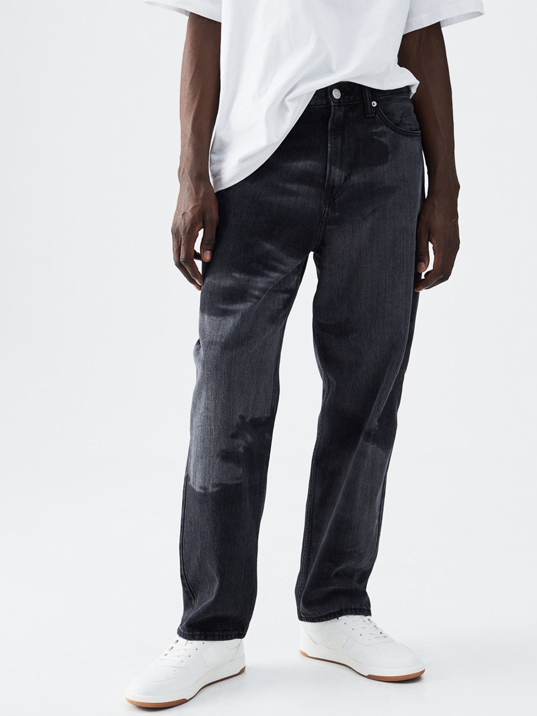 

H&M Men Charcoal Grey Loose Jeans