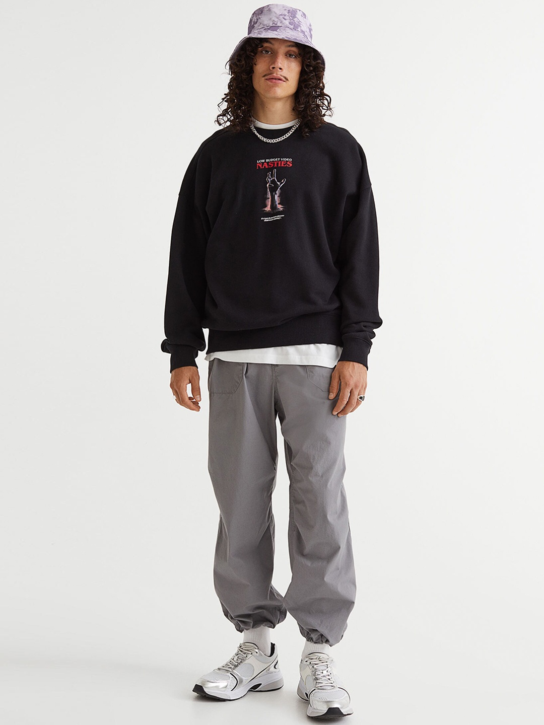 

H&M Men Solid Cotton Joggers Trousers, Grey