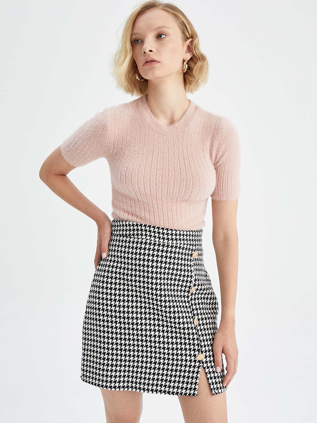 

DeFacto Women Black Checked Mini Pencil Skirts