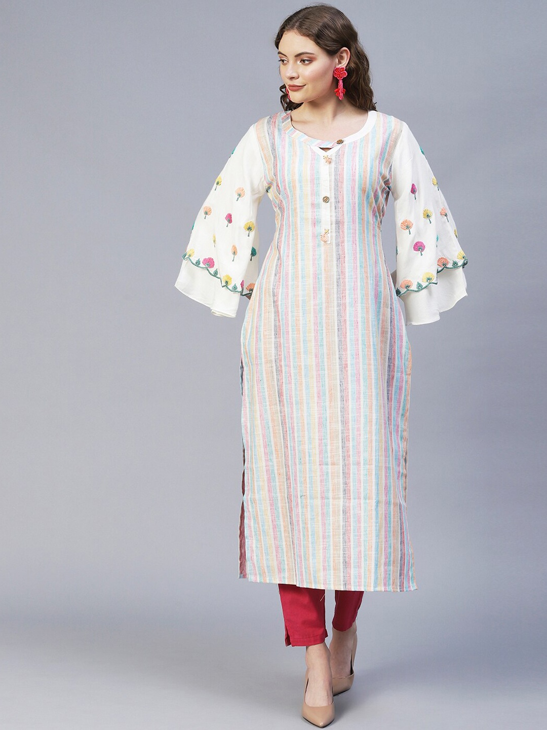 

FASHOR Women White & Red Striped Flared Sleeves Kurta