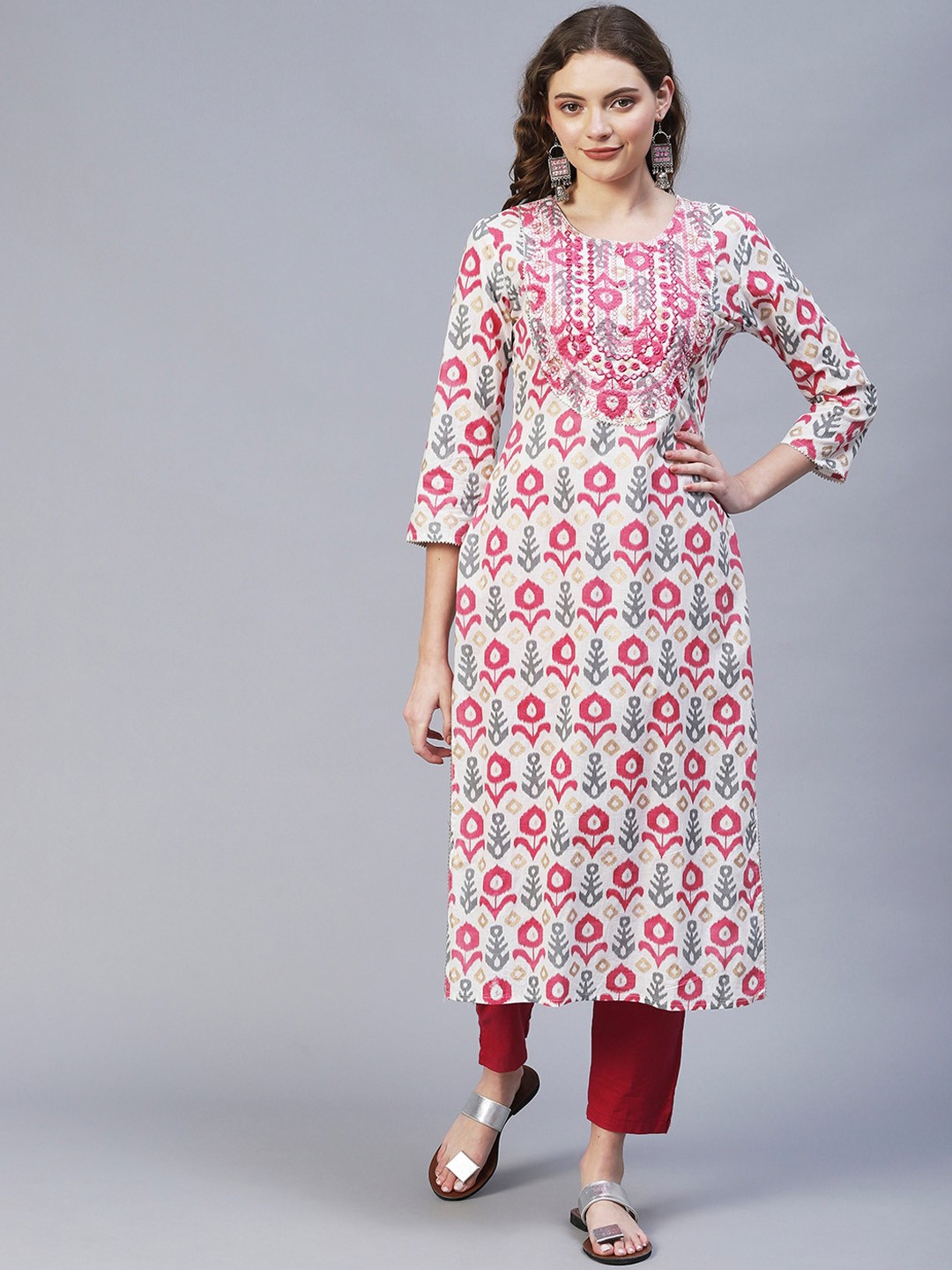 

FASHOR Women Cream-Coloured & Pink Ethnic Motifs Printed Kurta