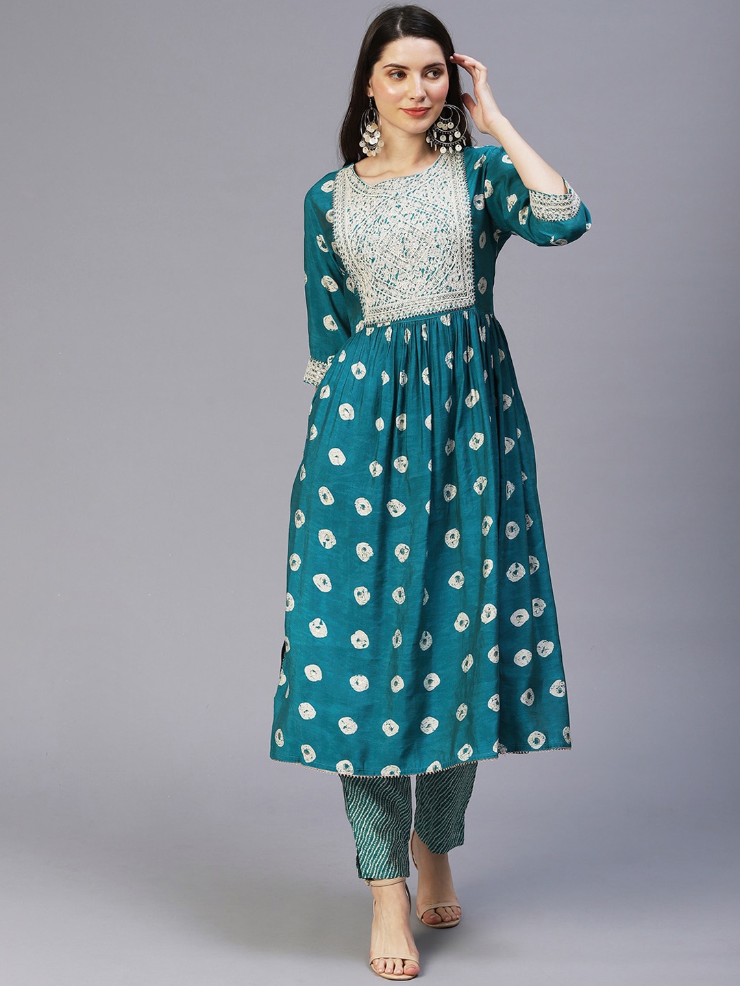 

FASHOR Women Sea Green Ethnic Motifs Printed High Slit Thread Work Kurta with Trouser
