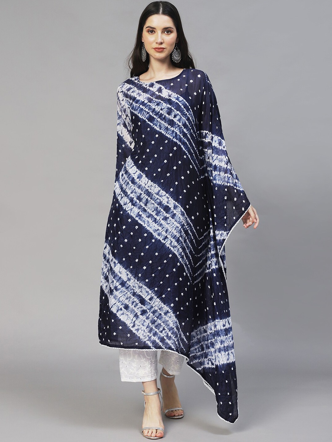 

FASHOR Women Blue Bandhani Printed Kurta with Trousers