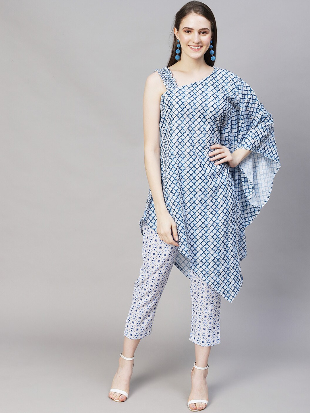 

FASHOR Women Blue Ethnic Motifs Printed Linen Kurta with Trousers
