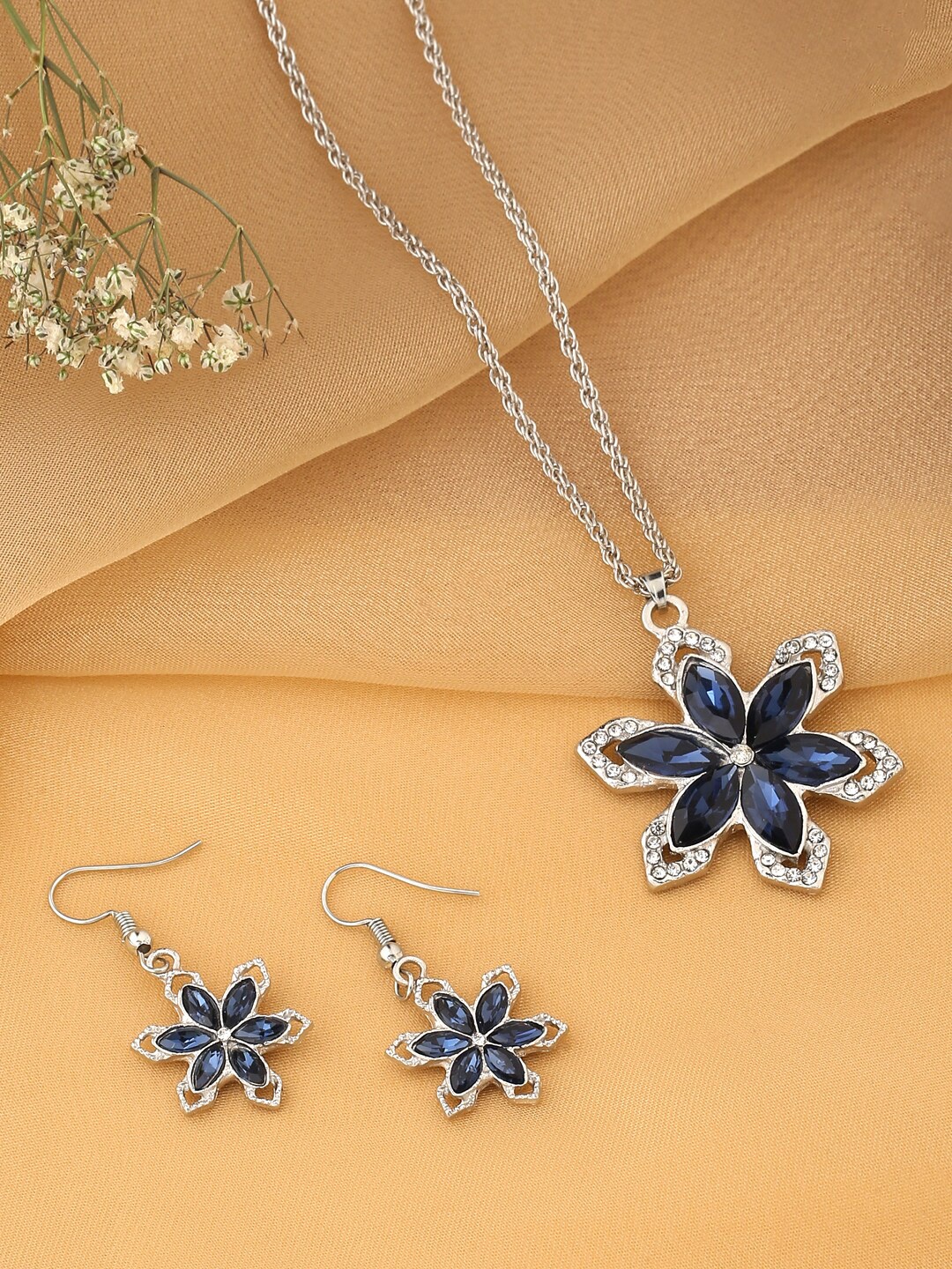 

Unwind by Yellow Chimes Silver-Plated Blue Stone-Studded Pendant