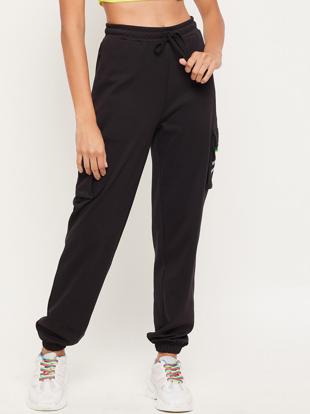 

EDRIO Women Black Solid Cotton Cargo Joggers