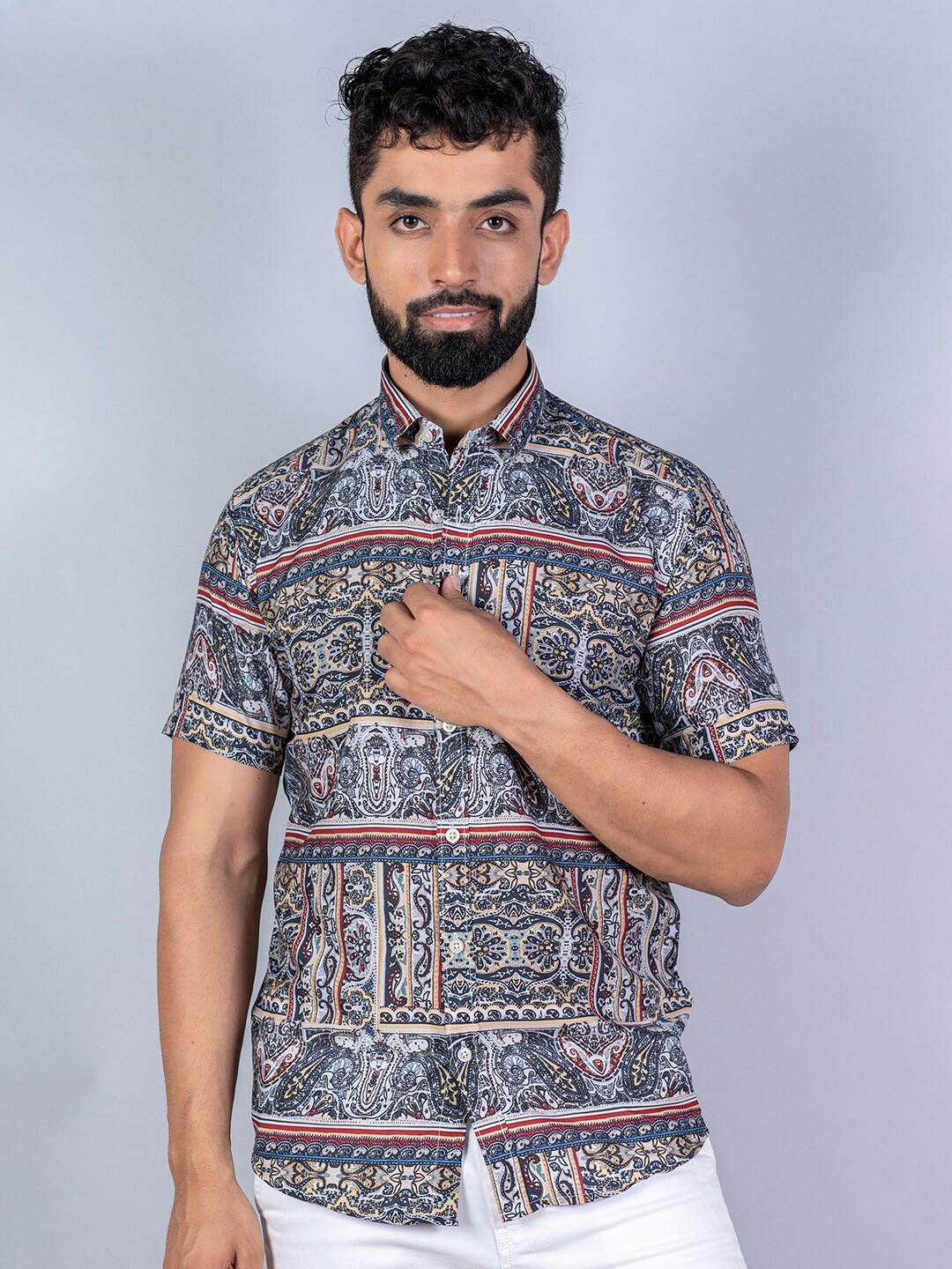 

Tistabene Men Multicoloured Printed Half Sleeves Casual Shirt, Multi