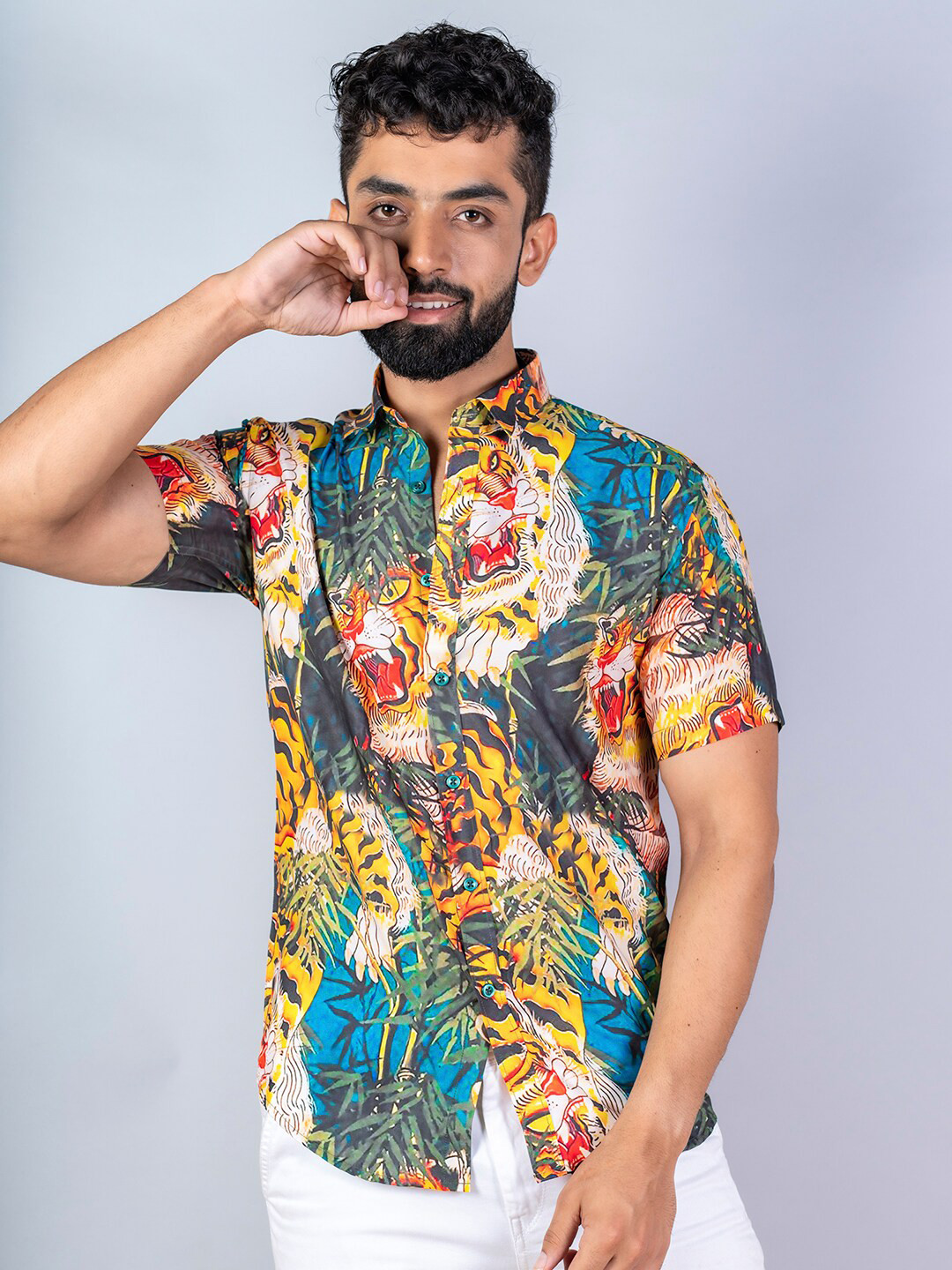 

Tistabene Men Blue & Yellow Tiger Printed Casual Shirt