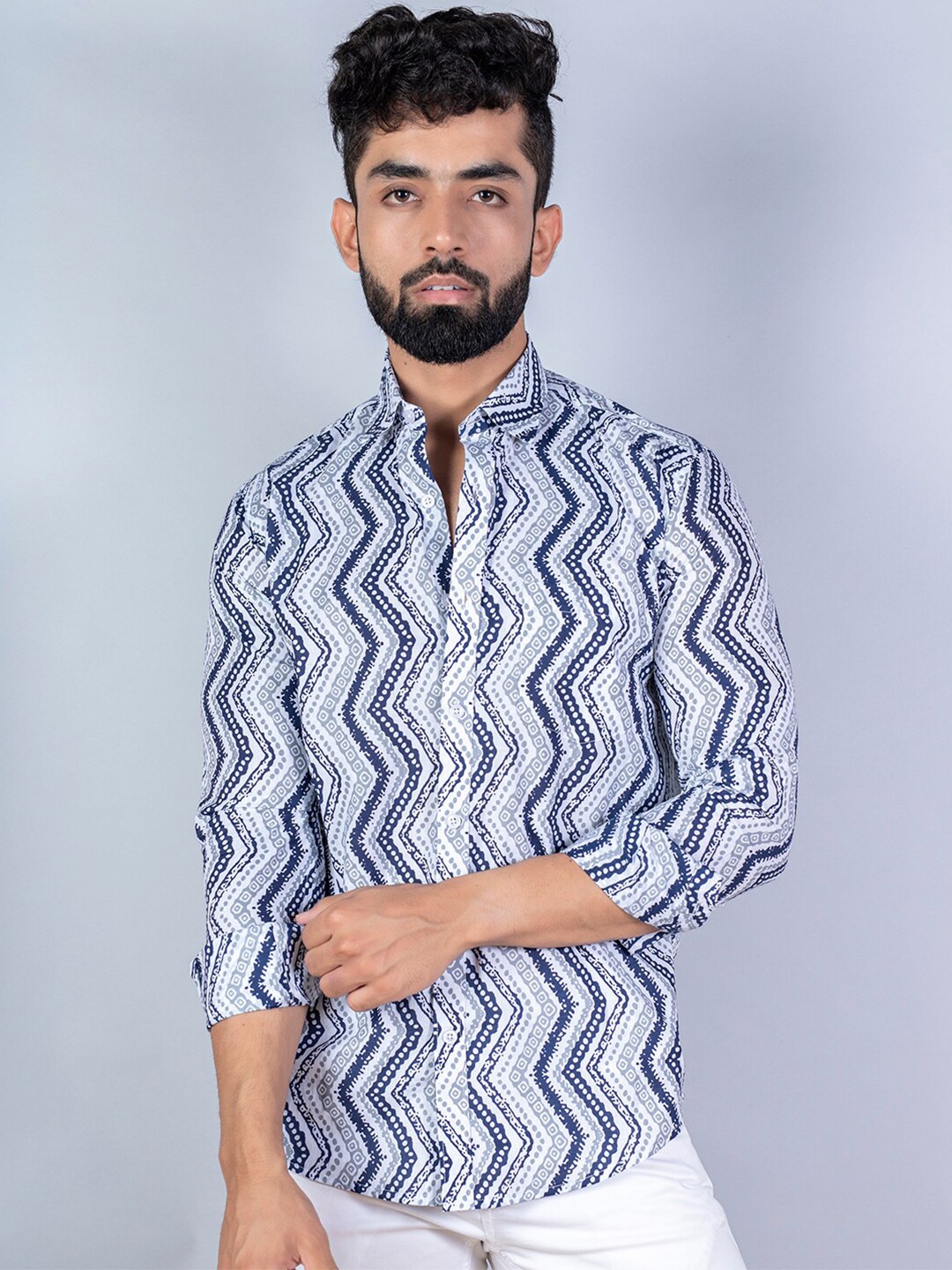 

Tistabene Men White Printed Casual Shirt