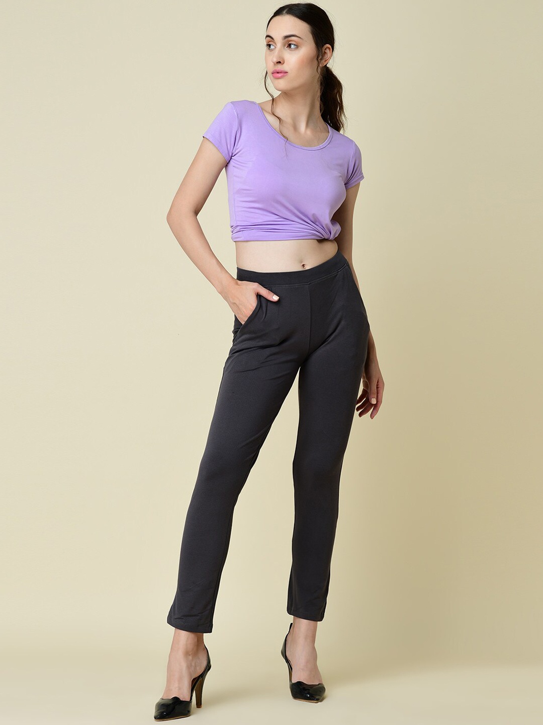 

NEWRIE Women Black Solid Cotton Slim Fit Trousers
