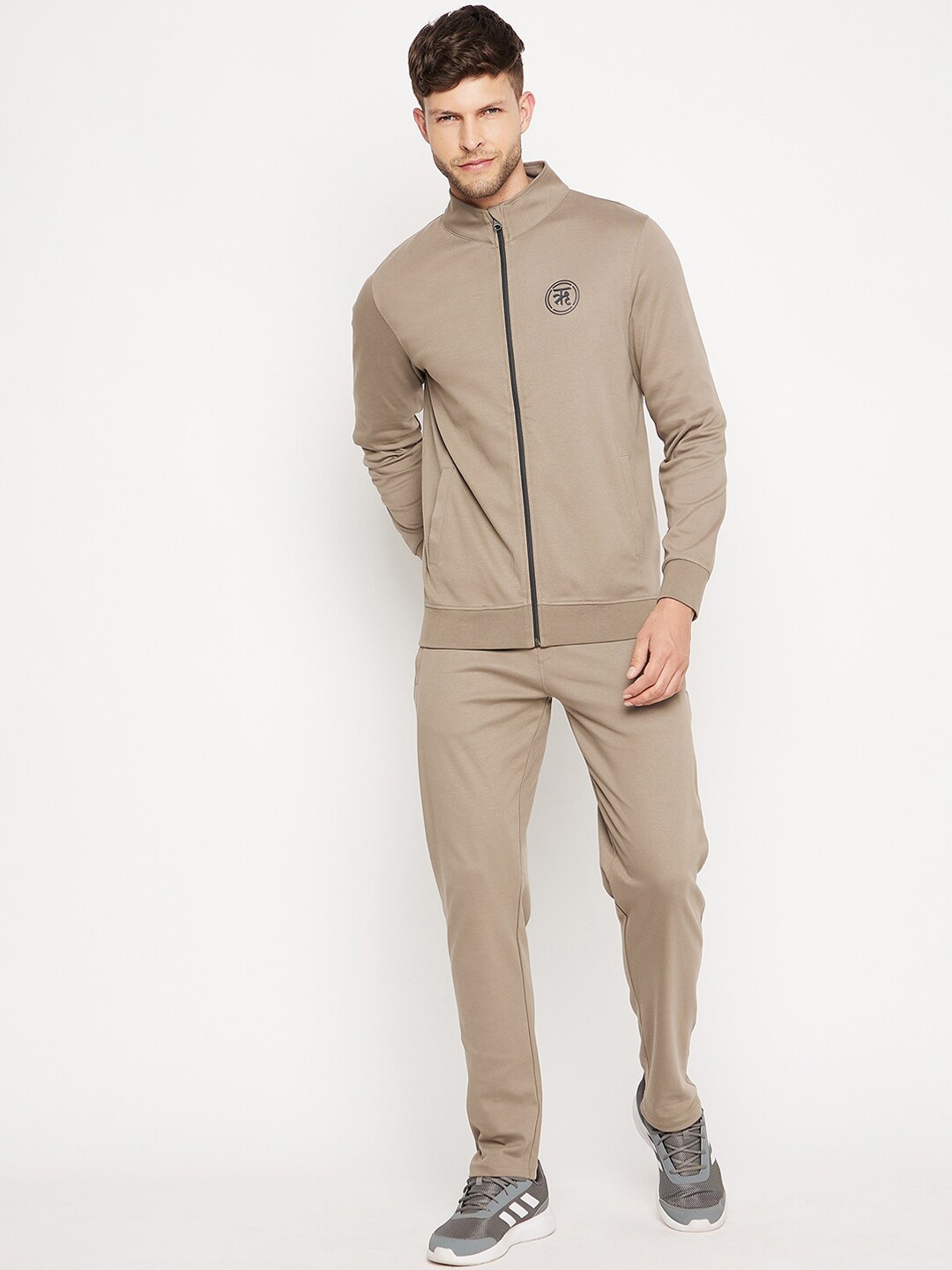 

EDRIO Men Beige Solid Cotton Tracksuit