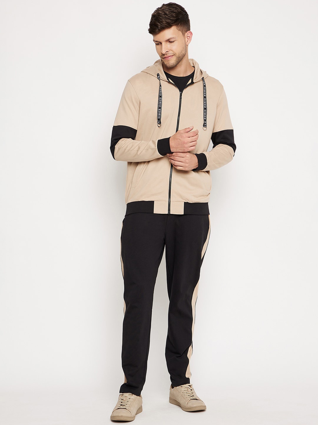

EDRIO Men Beige & Black Colourblocked Tracksuit