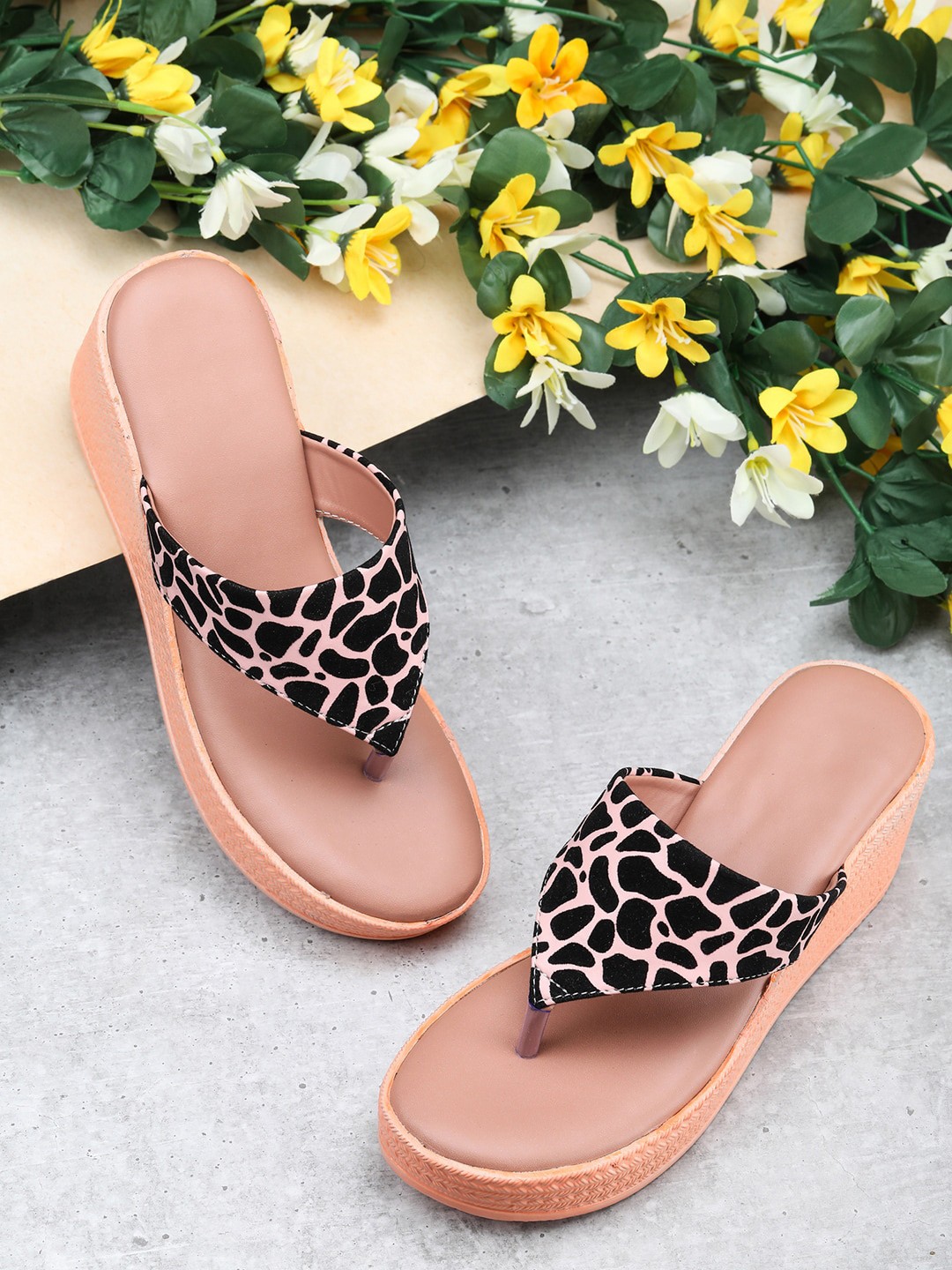 

HASTEN Women Pink & Black Printed Flatform Sandals