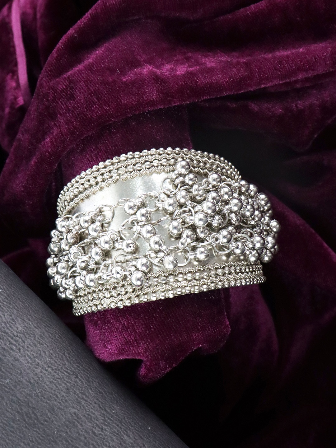 

Krelin Women Silver-Toned Oxidised Cuff Bracelet