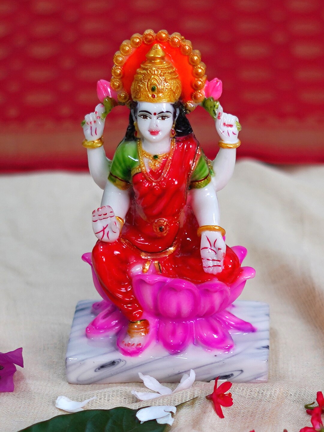 

Gallery99 Red & Green Laxmi Idol Showpieces