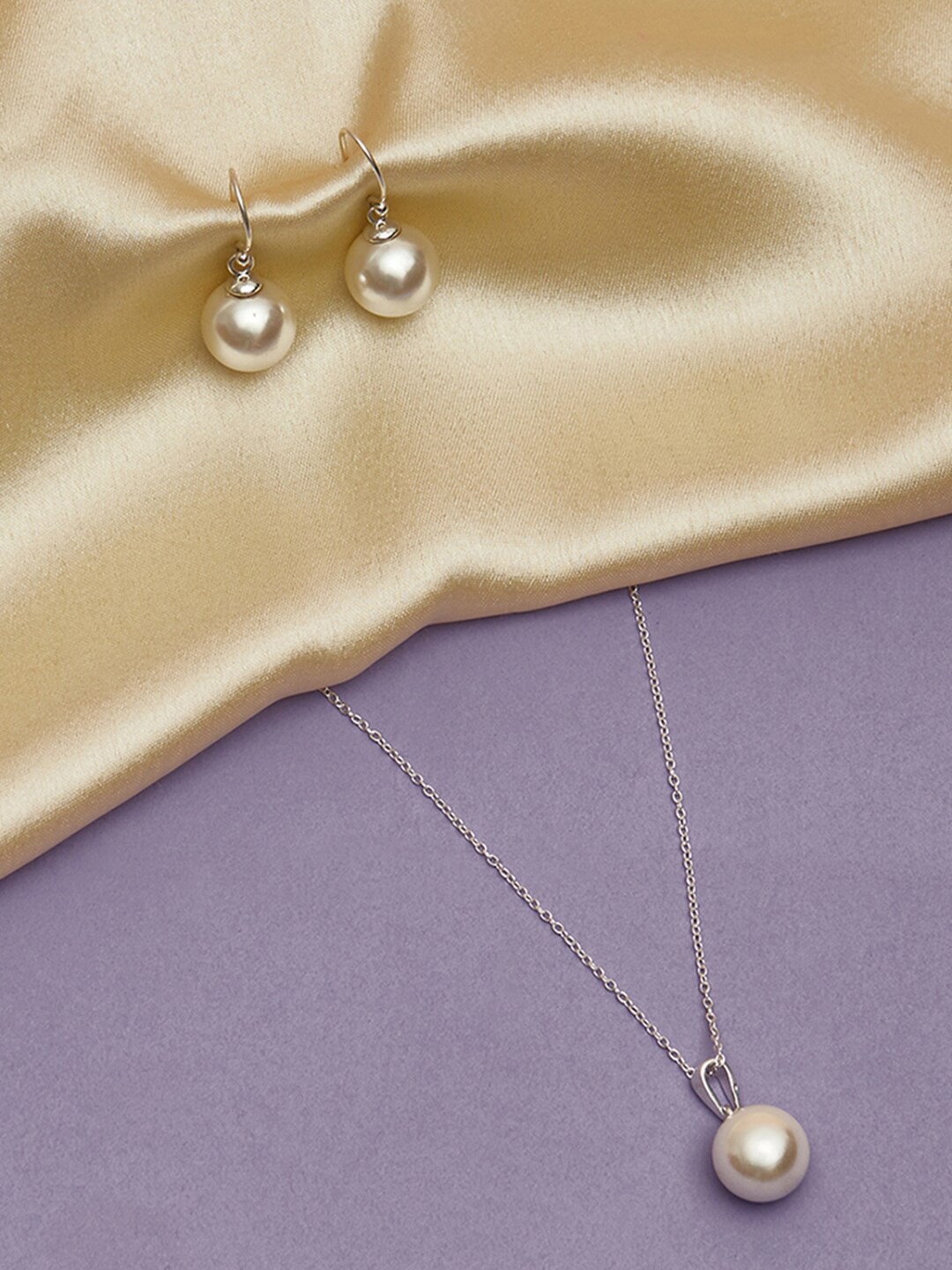 

Studio Voylla 925 Sterling Silver Pearl Pendant Set