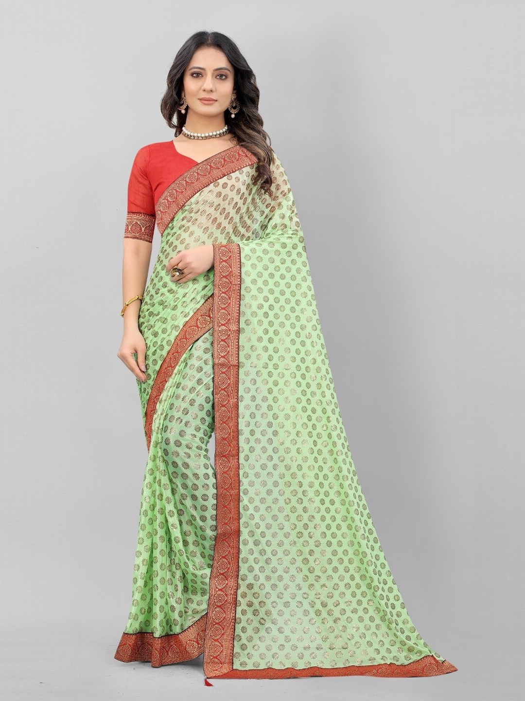 

APNISHA Green & Red Ethnic Motifs Lycra Saree