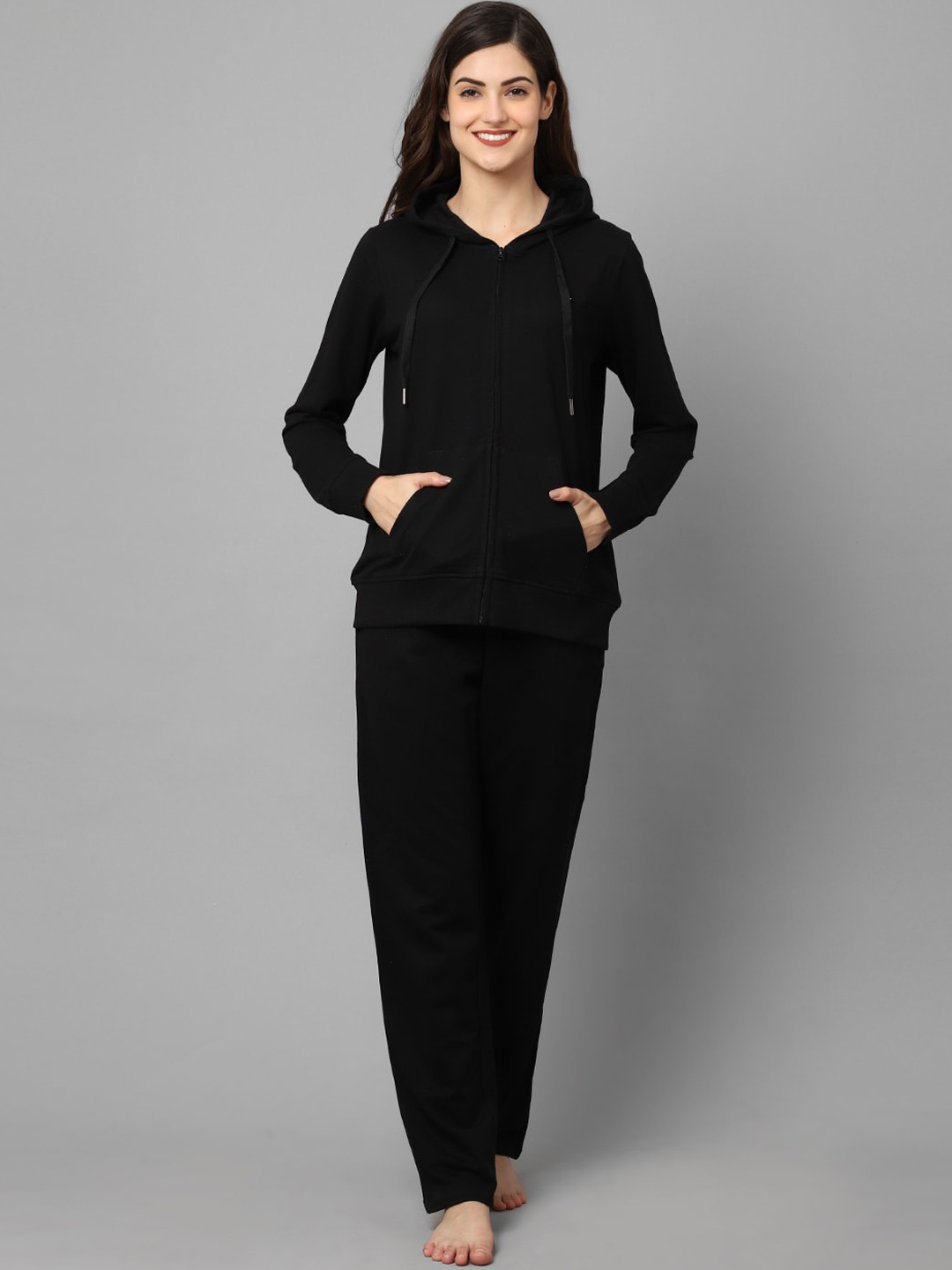 

Kanvin Women Black Solid Night suit