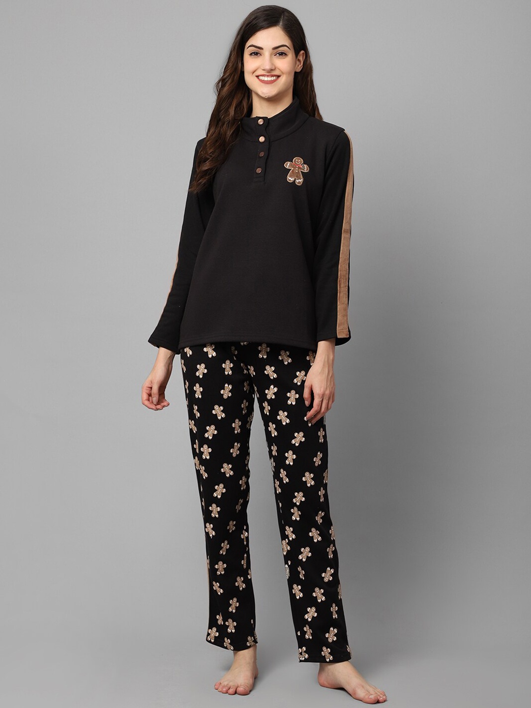 

Kanvin Women Black & Cream-Coloured High Neck Night suit