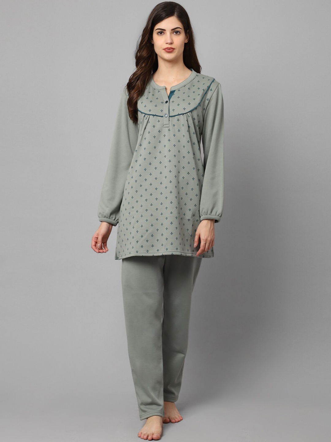 

Kanvin Women Olive Green & Blue Printed Night suit