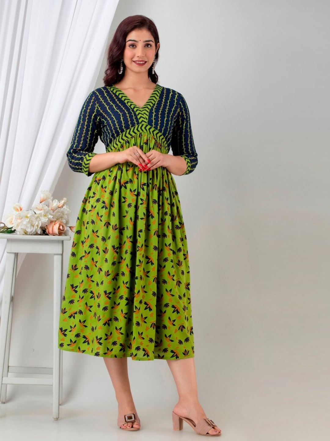 

Fusion Threads Green & Navy Blue Floral Printed V-Neck Empire Ethnic Dresses
