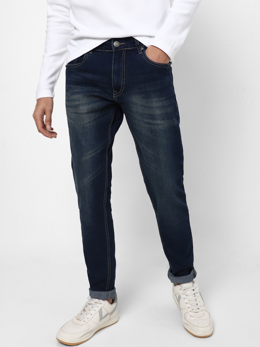 

VASTRADO Men Blue Light Fade Stretchable Jeans