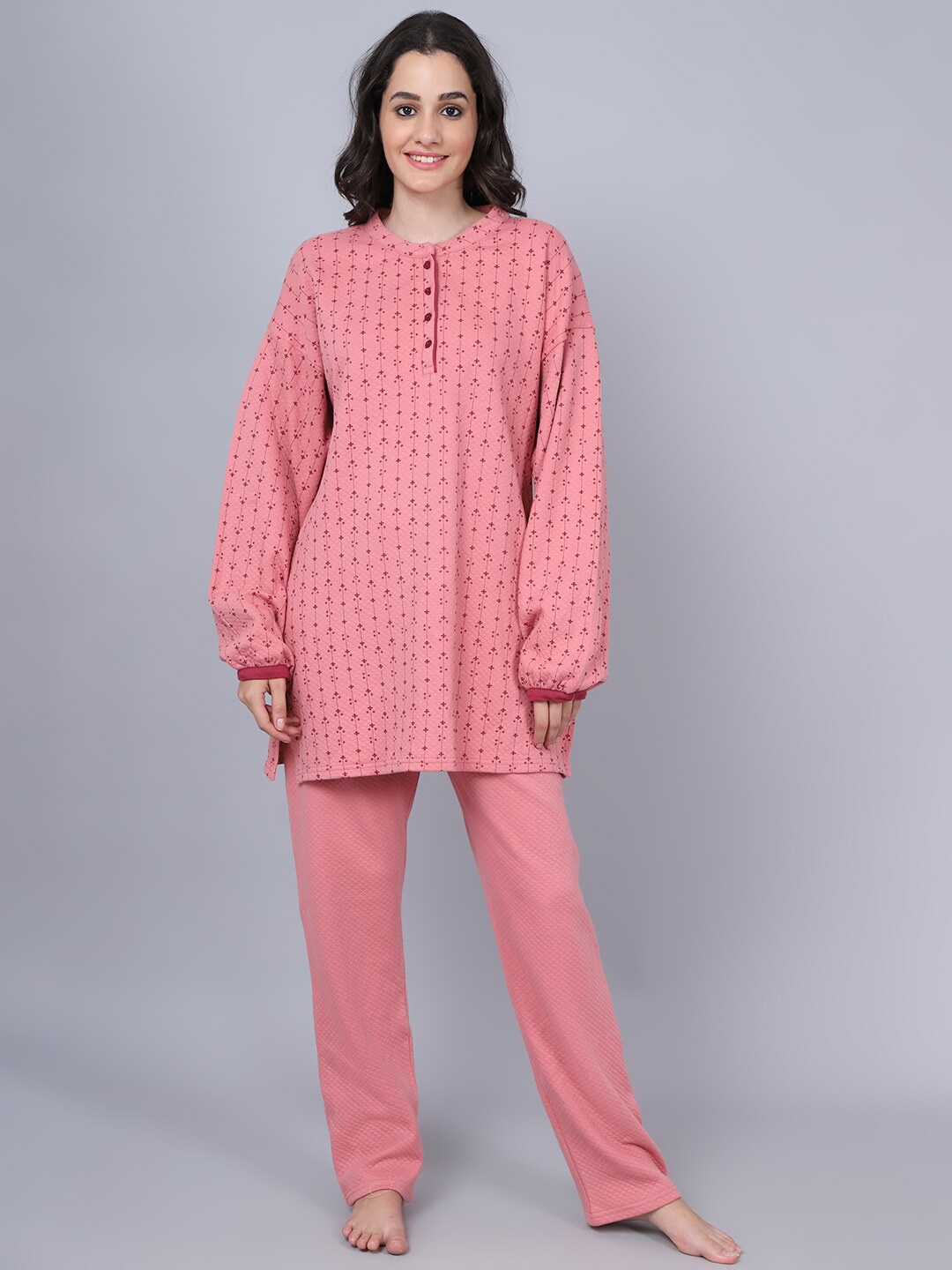

Kanvin Women Pink & Maroon Printed Night suit