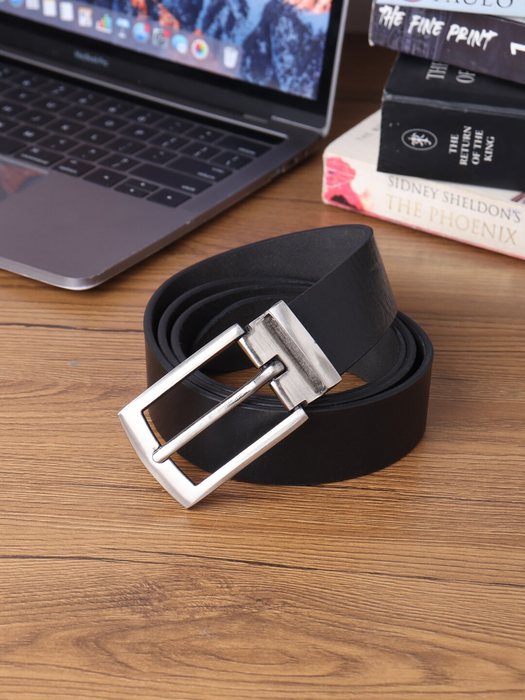 

SAMTROH Men Black Textured Leather Belt
