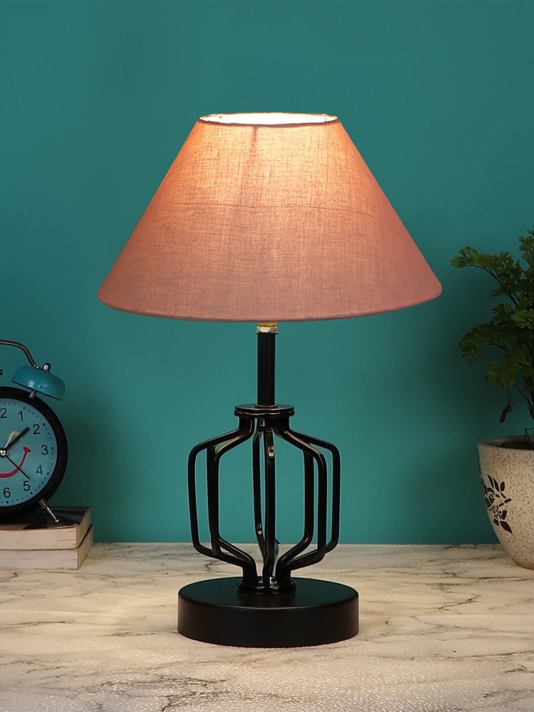 

Devansh Grey & Black Iron Solid Table Lamp