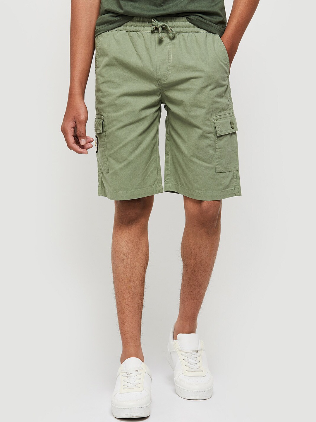 

max Boys Green Solid Shorts