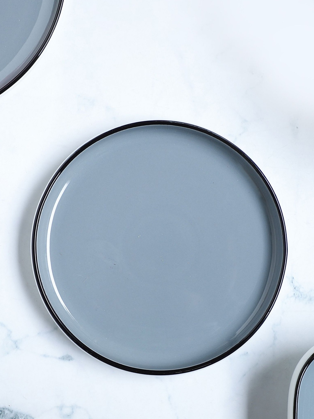 

Nestasia Grey Round Microwave safe Ceramic Snack Plate