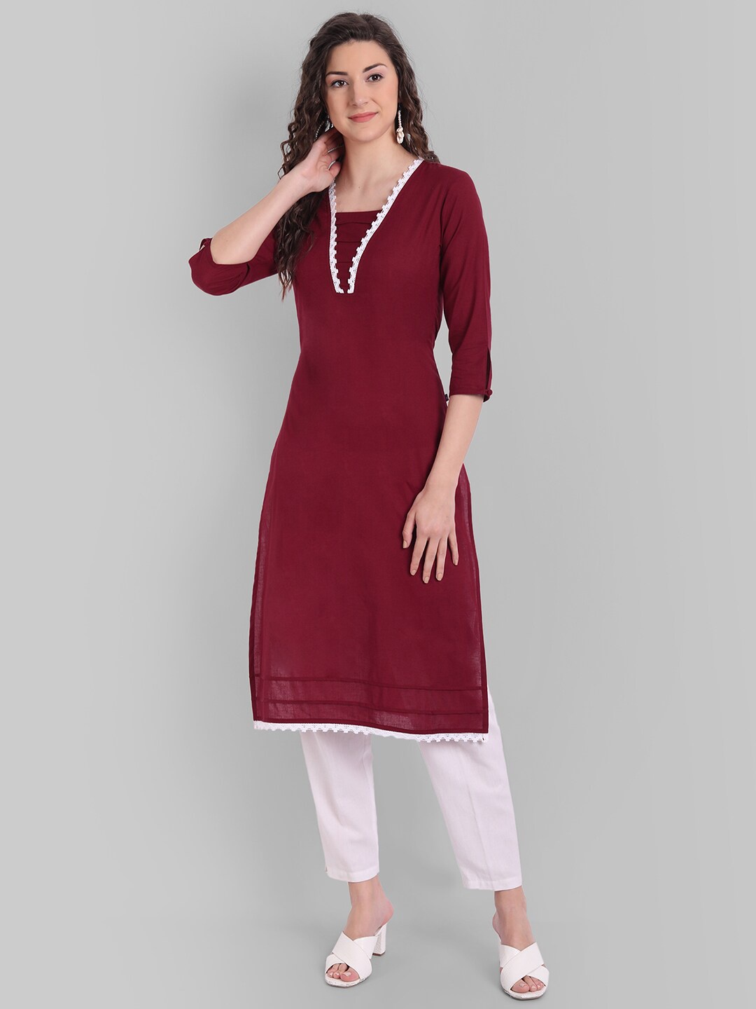 

githaan Women Maroon & White Cotton Solid Kurta