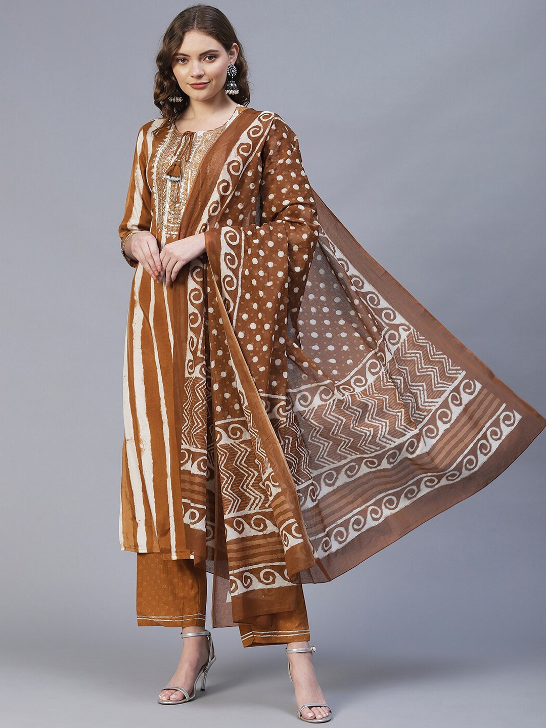 

FASHOR Women Brown Yoke Design Thread Work Kurta with Trousers & Dupatta
