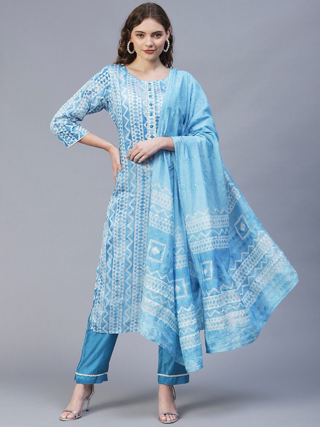 

FASHOR Women Blue Ethnic Motifs Printed Chanderi Silk Kurta with Trousers & Dupatta