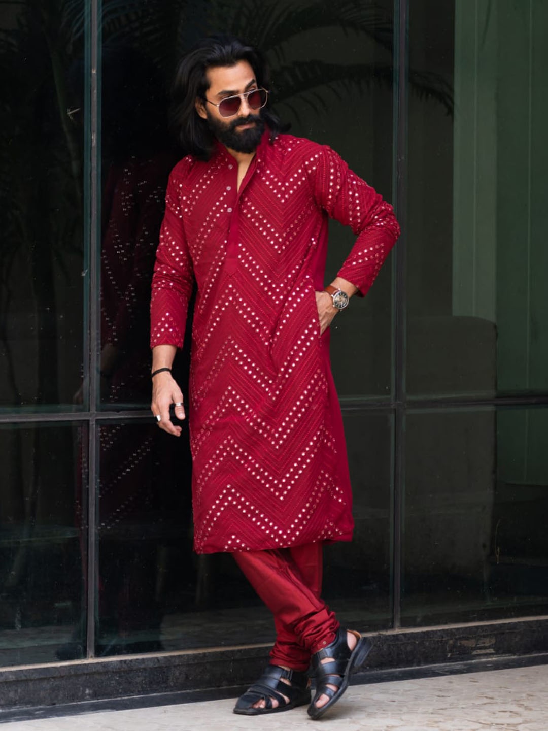 

VASTRAMAY Men Maroon Embroidered Mirror Work Kurta with Churidar
