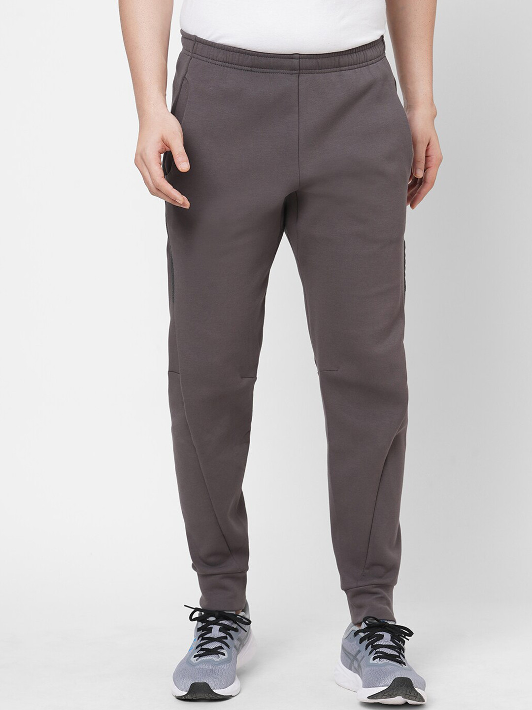 

ASICS Mobility Knit Men Grey Solid Joggers