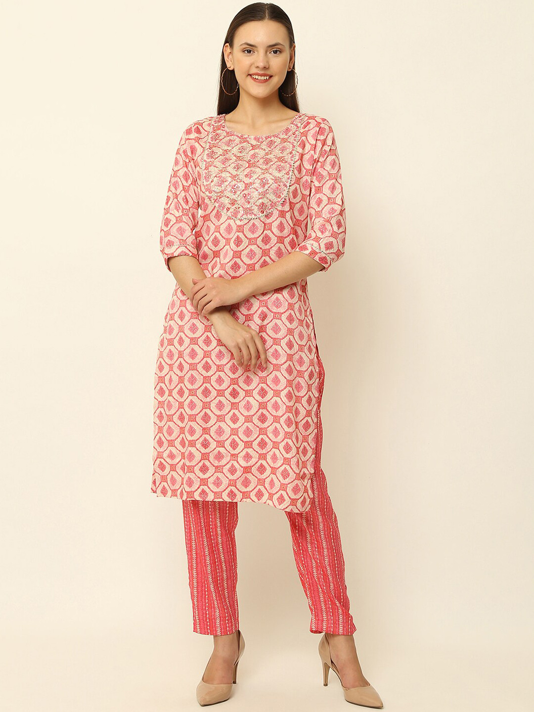 

Vastralay Women Pink Ethnic Motifs Printed Sequinned Straight Kurta with Trousers