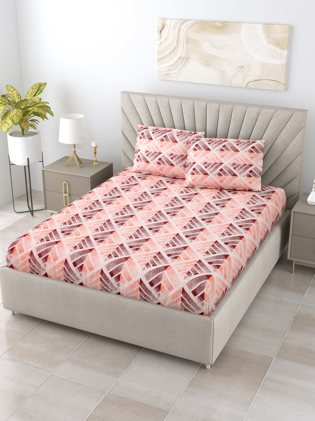 

BOMBAY DYEING Pink & Brown Geometric 104 TC Queen Bedsheet with 2 Pillow Covers